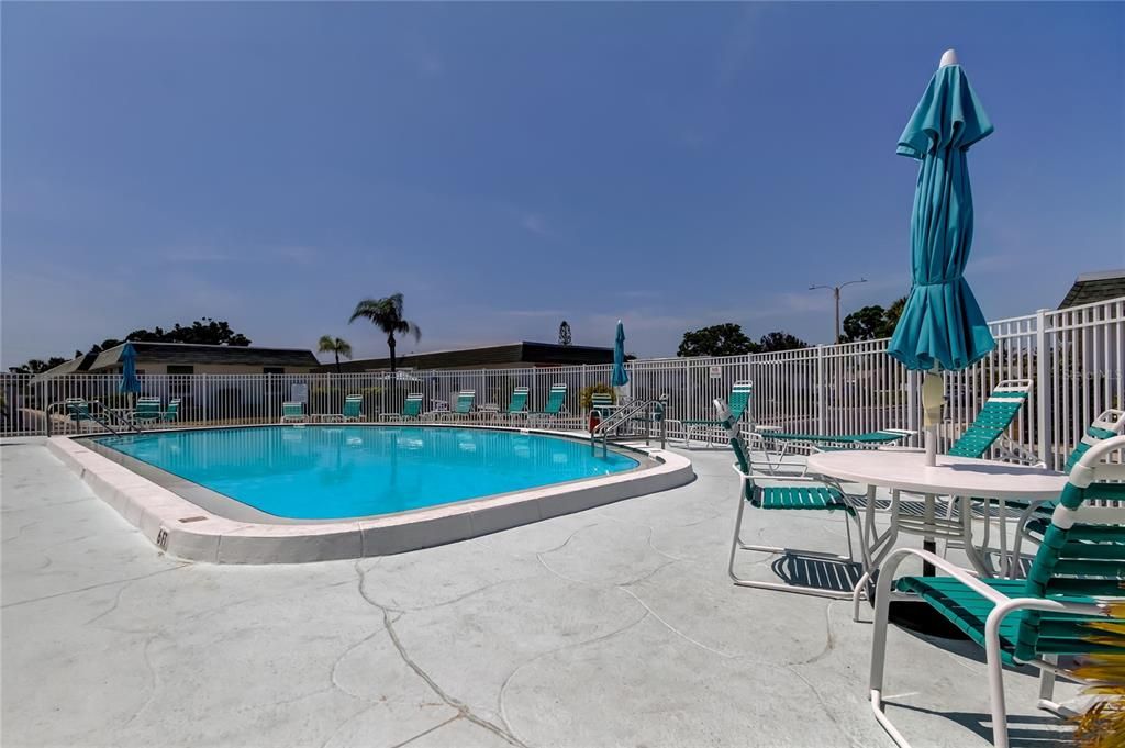 For Sale: $142,900 (1 beds, 1 baths, 630 Square Feet)