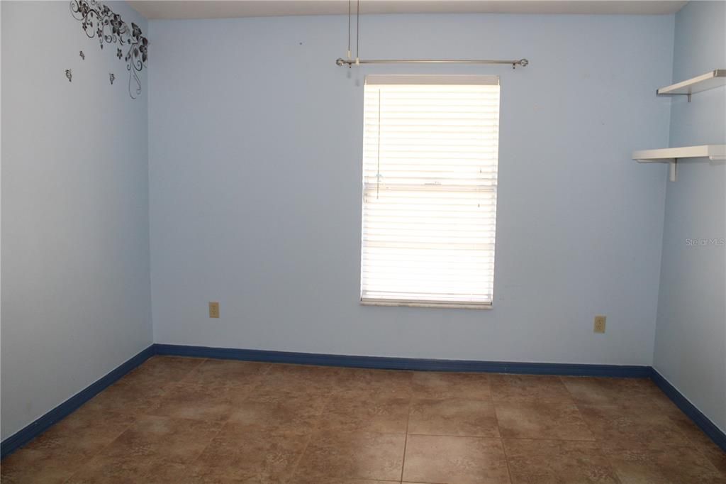 Activo con contrato: $449,000 (4 camas, 3 baños, 1779 Pies cuadrados)