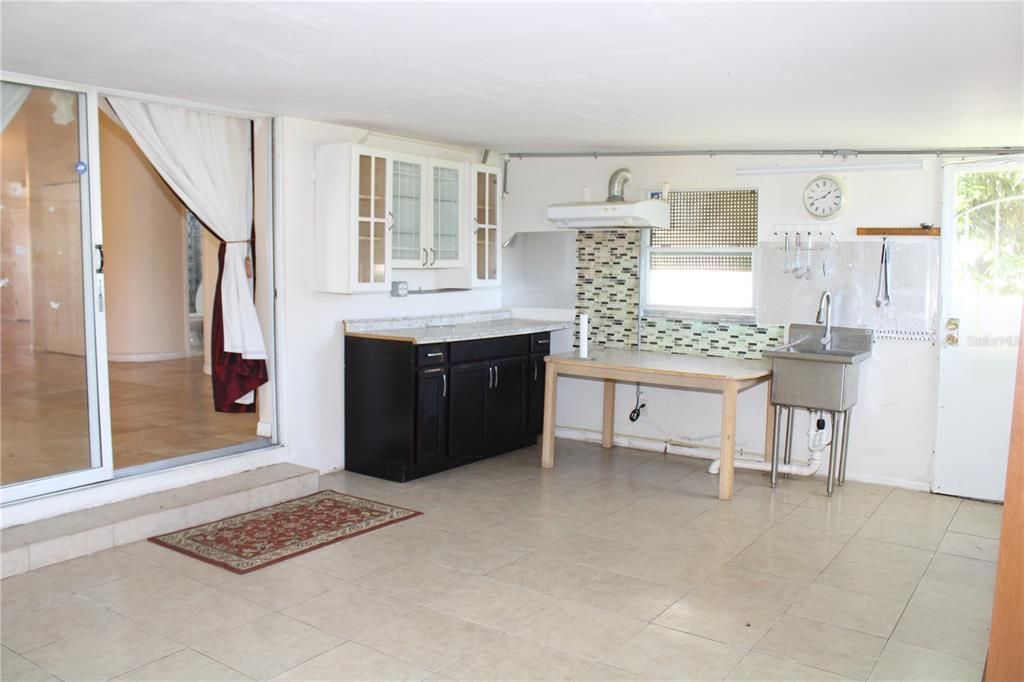 Activo con contrato: $449,000 (4 camas, 3 baños, 1779 Pies cuadrados)