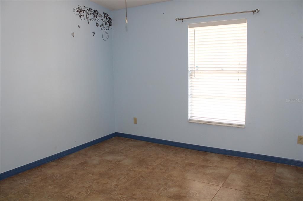 Activo con contrato: $449,000 (4 camas, 3 baños, 1779 Pies cuadrados)