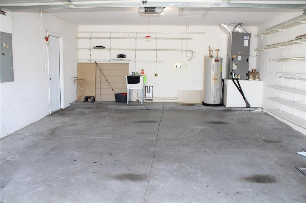 Activo con contrato: $449,000 (4 camas, 3 baños, 1779 Pies cuadrados)