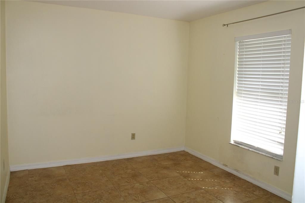 Activo con contrato: $449,000 (4 camas, 3 baños, 1779 Pies cuadrados)