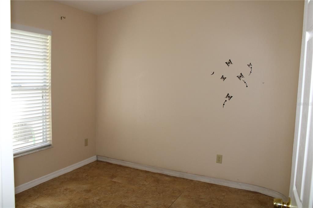 Activo con contrato: $449,000 (4 camas, 3 baños, 1779 Pies cuadrados)