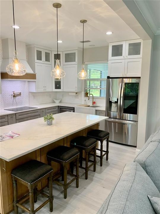 В аренду: $3,850 (3 спален, 2 ванн, 1854 Квадратных фут)