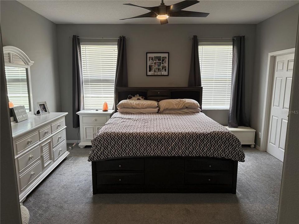 En Renta: $2,497 (4 camas, 2 baños, 1972 Pies cuadrados)