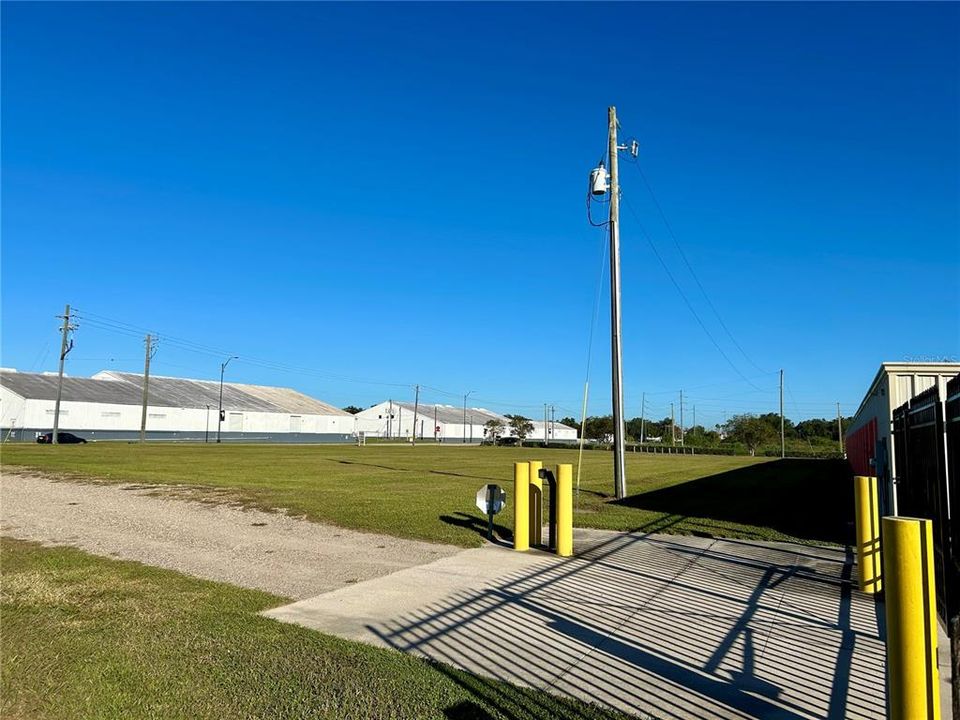 For Sale: $1,000,000 (1.52 acres)