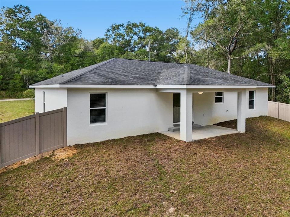 合同活跃: $299,900 (4 贝兹, 2 浴室, 1751 平方英尺)