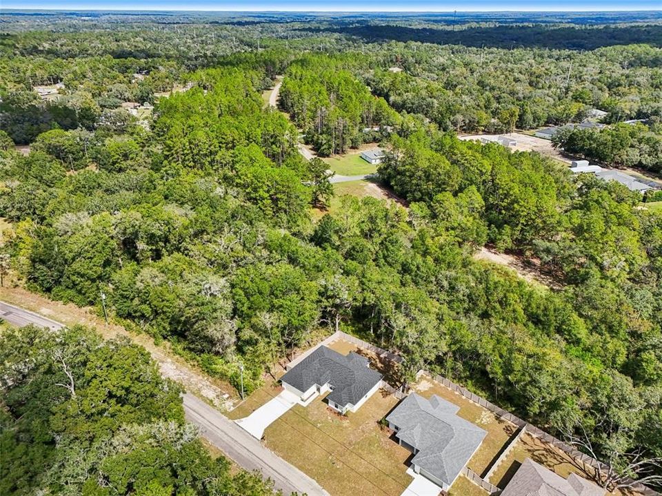 合同活跃: $299,900 (4 贝兹, 2 浴室, 1751 平方英尺)