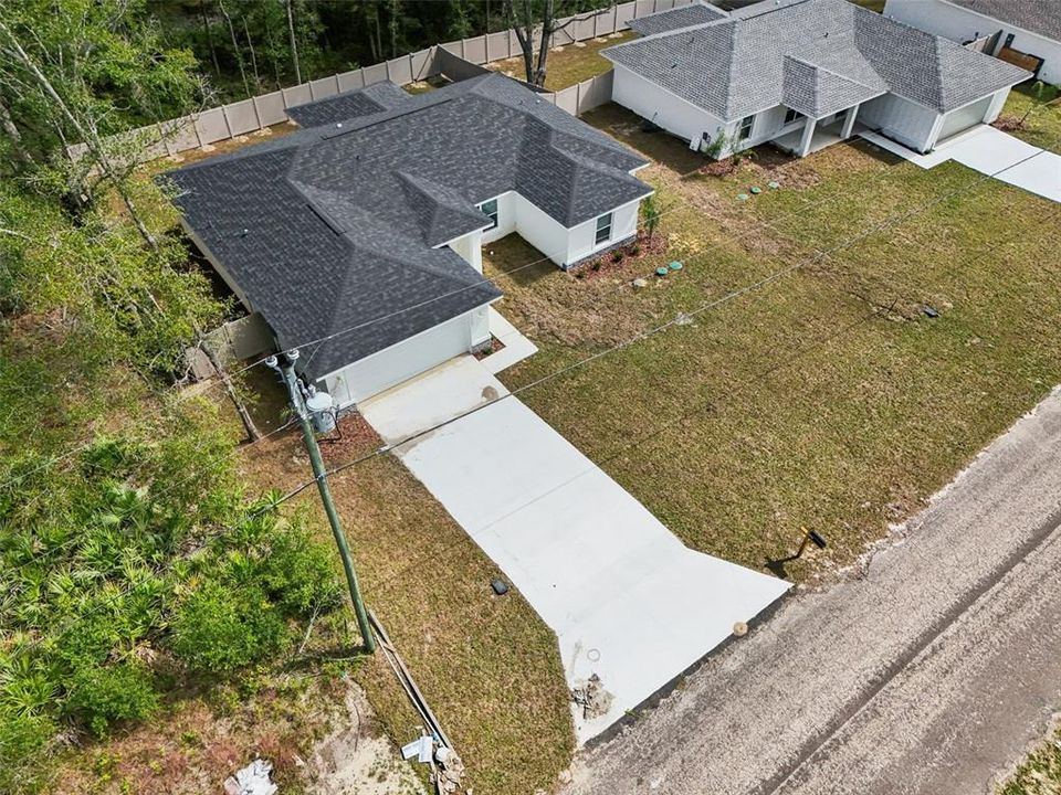 合同活跃: $299,900 (4 贝兹, 2 浴室, 1751 平方英尺)