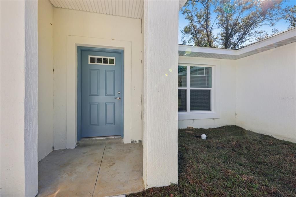 合同活跃: $299,900 (4 贝兹, 2 浴室, 1751 平方英尺)