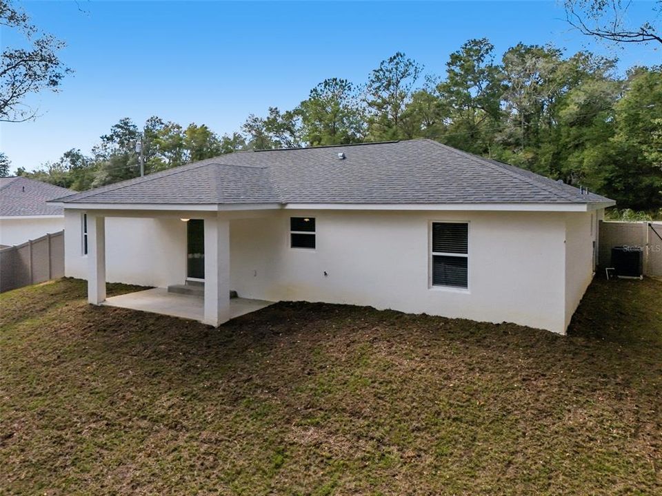 合同活跃: $299,900 (4 贝兹, 2 浴室, 1751 平方英尺)