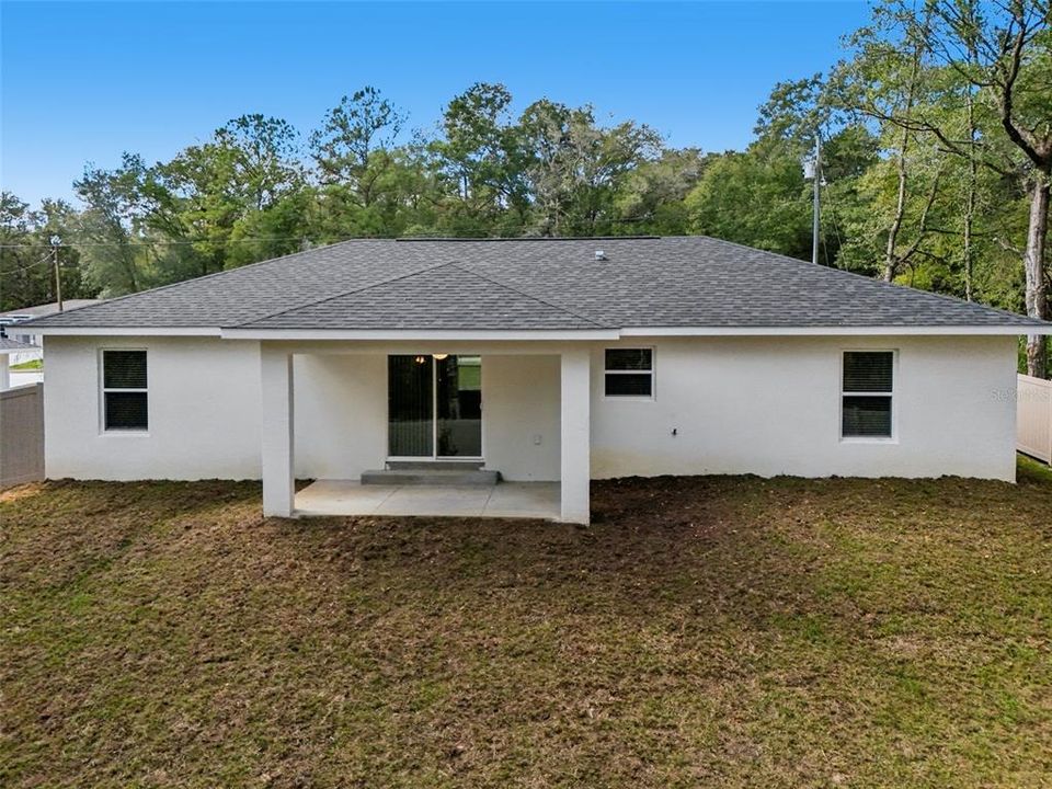 合同活跃: $299,900 (4 贝兹, 2 浴室, 1751 平方英尺)