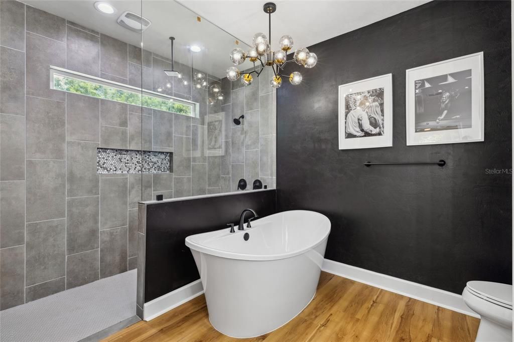 Под контрактом: $575,000 (3 спален, 2 ванн, 2011 Квадратных фут)