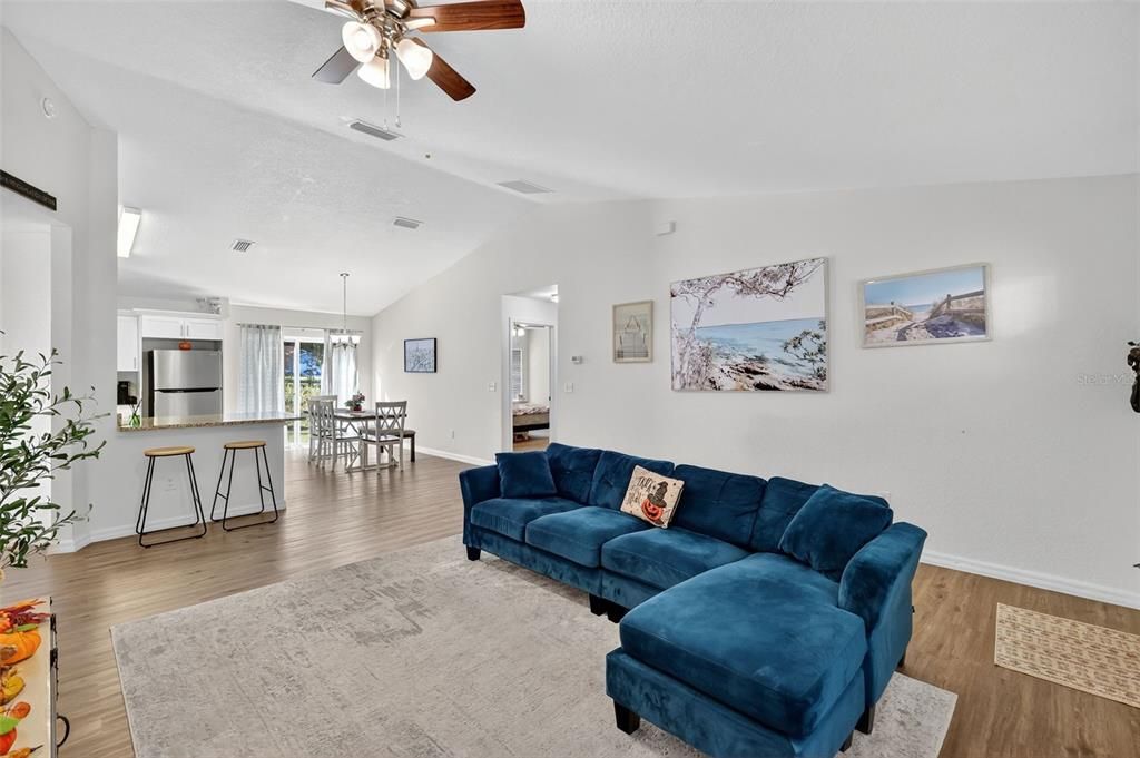 For Sale: $247,000 (3 beds, 2 baths, 1278 Square Feet)