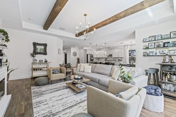 En Venta: $730,000 (4 camas, 3 baños, 2879 Pies cuadrados)