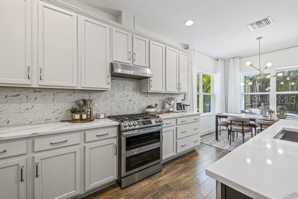 En Venta: $730,000 (4 camas, 3 baños, 2879 Pies cuadrados)