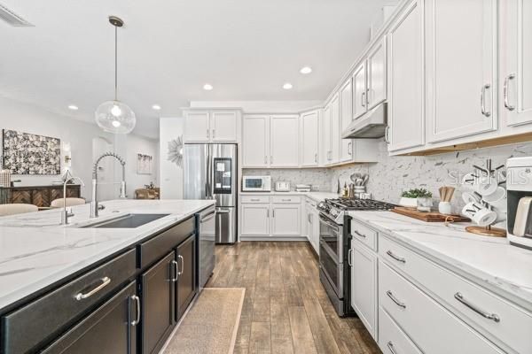 En Venta: $730,000 (4 camas, 3 baños, 2879 Pies cuadrados)