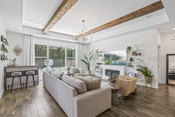 En Venta: $730,000 (4 camas, 3 baños, 2879 Pies cuadrados)