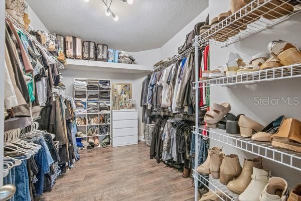 En Venta: $730,000 (4 camas, 3 baños, 2879 Pies cuadrados)