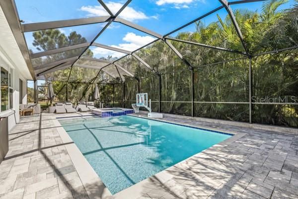 En Venta: $730,000 (4 camas, 3 baños, 2879 Pies cuadrados)