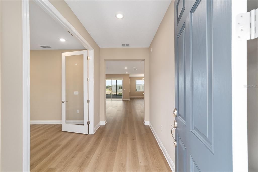 Activo con contrato: $387,000 (3 camas, 2 baños, 2297 Pies cuadrados)