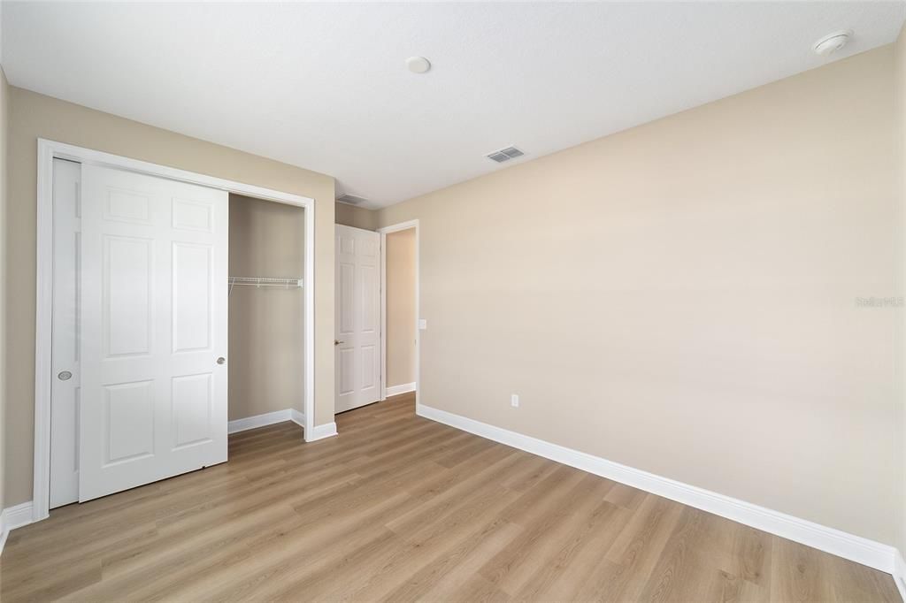 Activo con contrato: $387,000 (3 camas, 2 baños, 2297 Pies cuadrados)