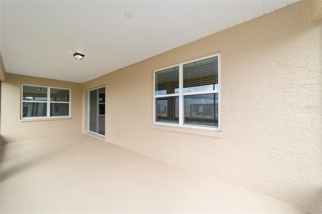 Activo con contrato: $387,000 (3 camas, 2 baños, 2297 Pies cuadrados)