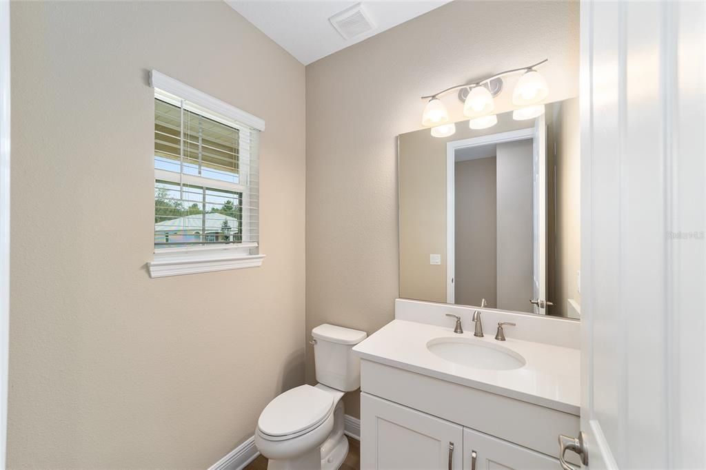 Activo con contrato: $387,000 (3 camas, 2 baños, 2297 Pies cuadrados)