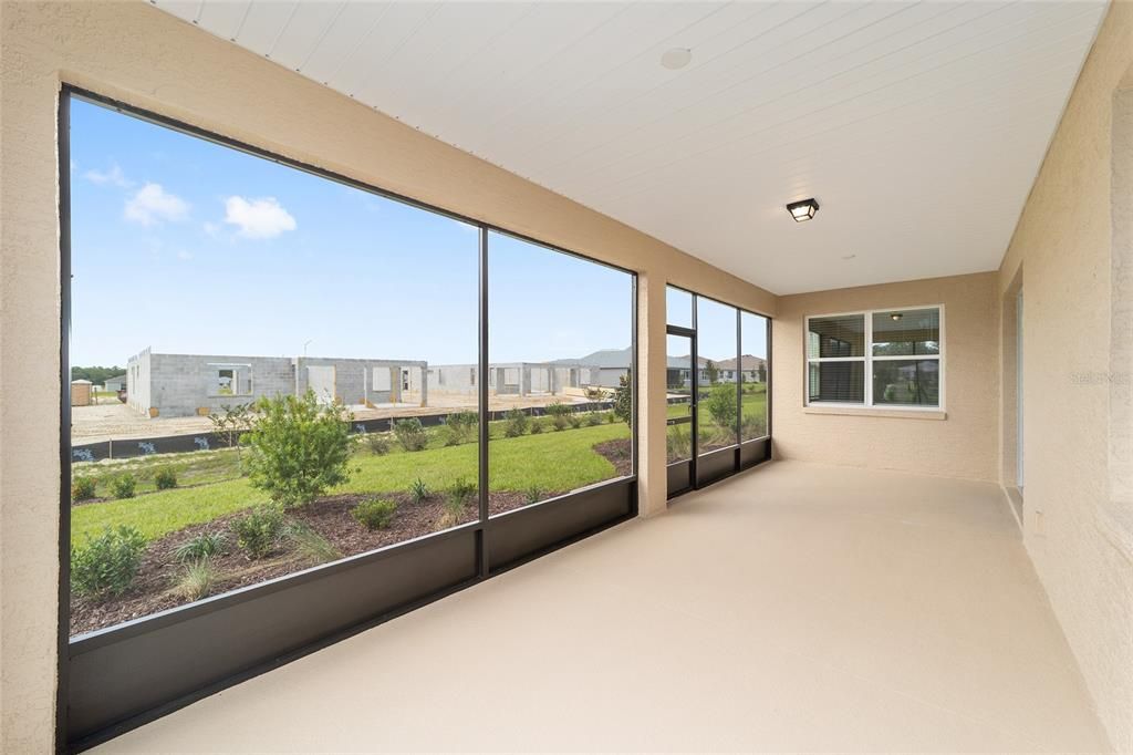 Activo con contrato: $387,000 (3 camas, 2 baños, 2297 Pies cuadrados)