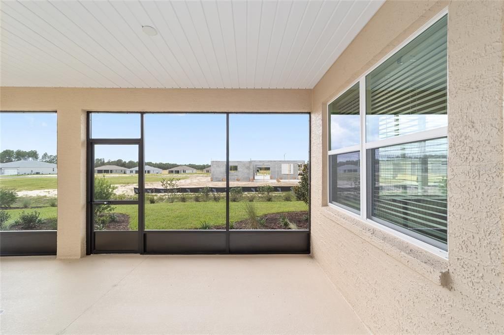 Activo con contrato: $387,000 (3 camas, 2 baños, 2297 Pies cuadrados)