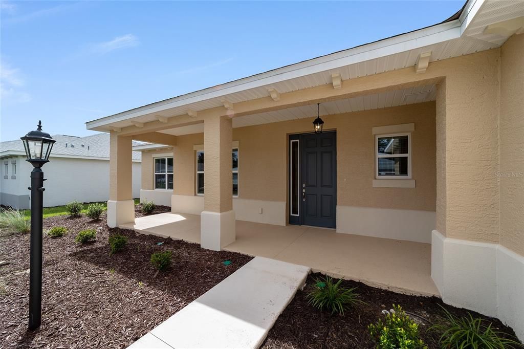 Activo con contrato: $387,000 (3 camas, 2 baños, 2297 Pies cuadrados)