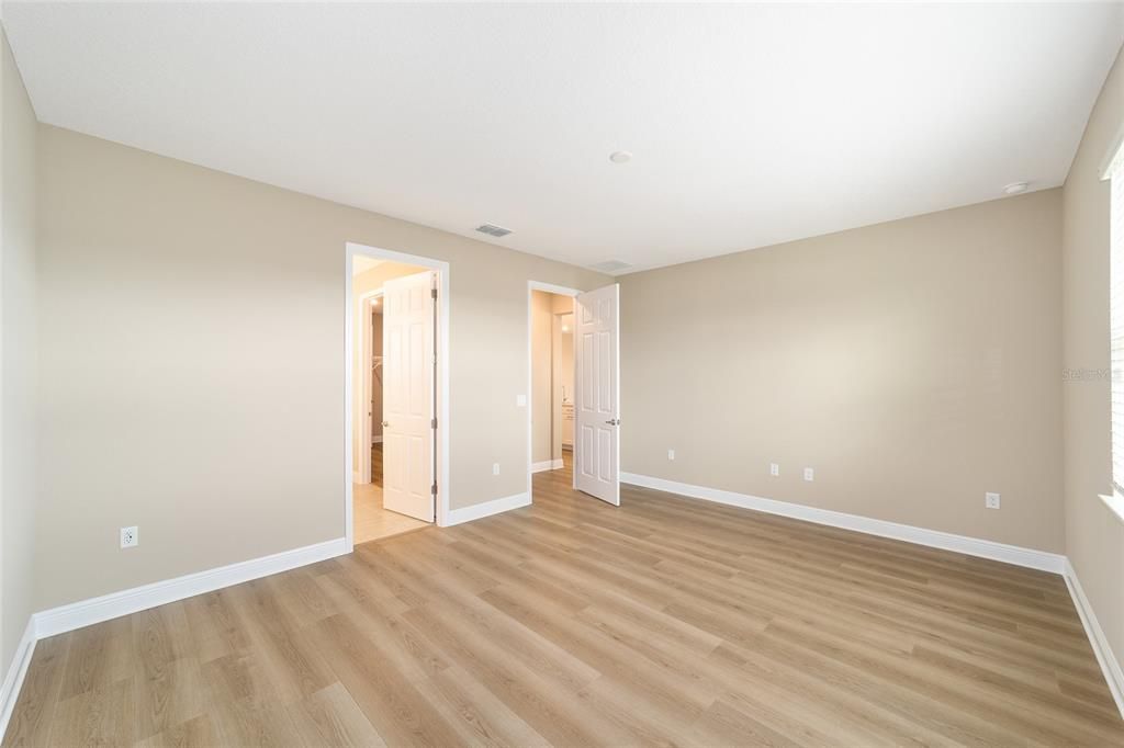 Activo con contrato: $387,000 (3 camas, 2 baños, 2297 Pies cuadrados)