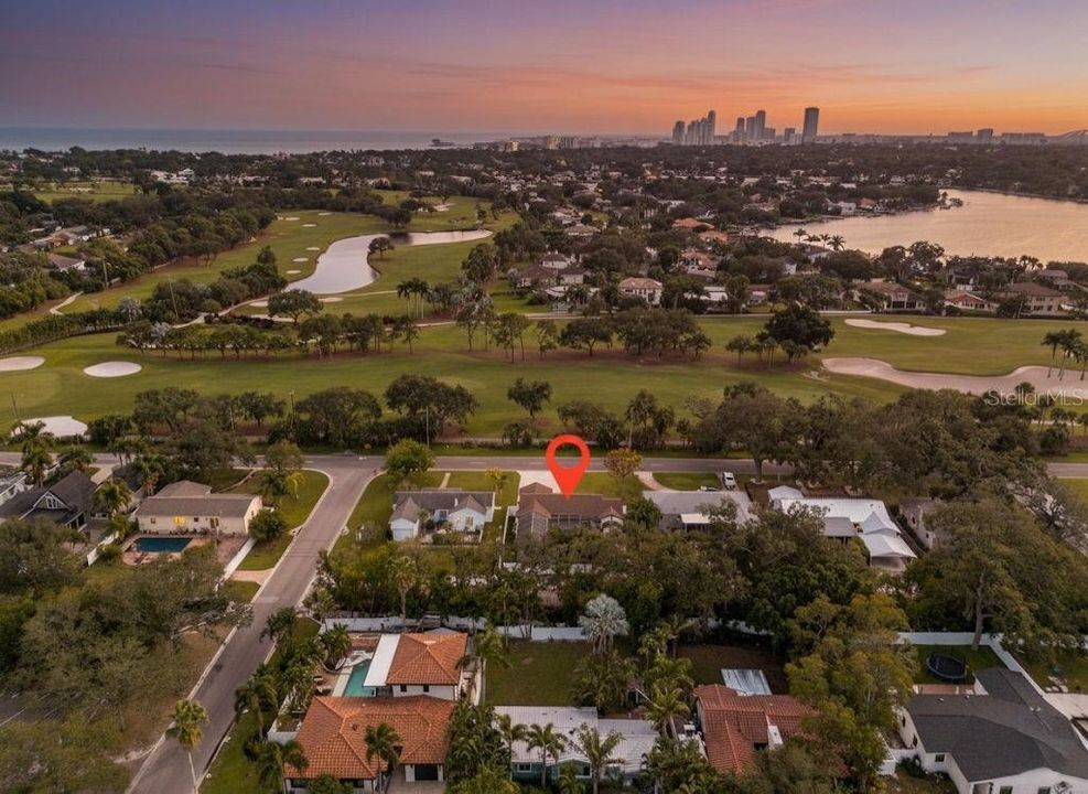 Под контрактом: $699,000 (3 спален, 2 ванн, 1450 Квадратных фут)