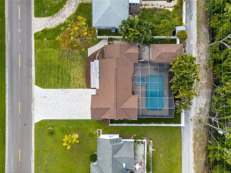 Под контрактом: $699,000 (3 спален, 2 ванн, 1450 Квадратных фут)