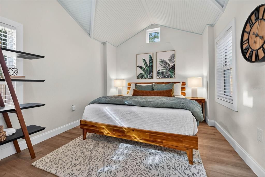 Под контрактом: $699,000 (3 спален, 2 ванн, 1450 Квадратных фут)