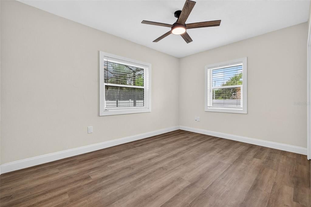 Под контрактом: $699,000 (3 спален, 2 ванн, 1450 Квадратных фут)