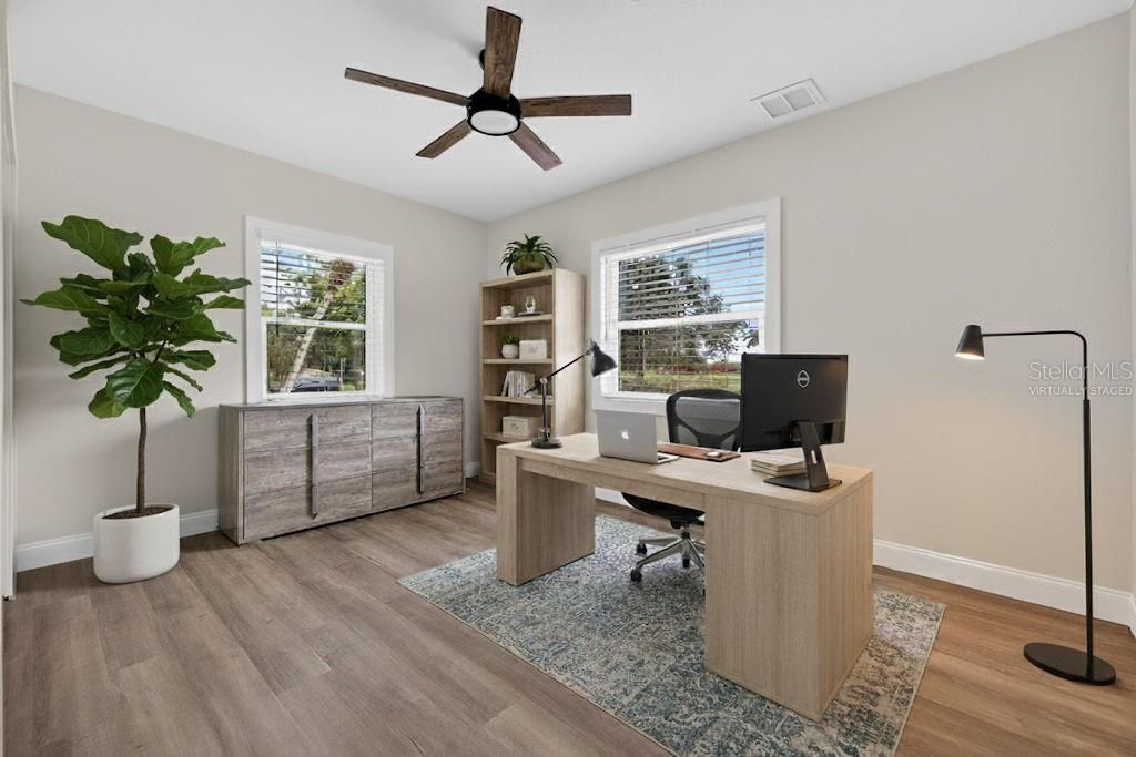 Под контрактом: $699,000 (3 спален, 2 ванн, 1450 Квадратных фут)