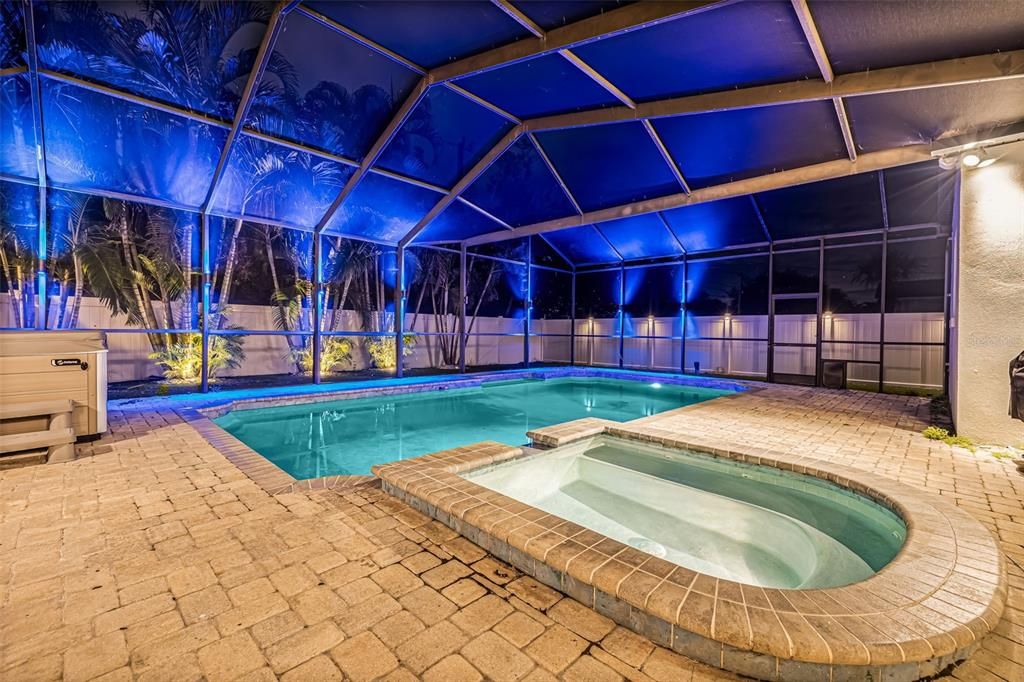 Под контрактом: $699,000 (3 спален, 2 ванн, 1450 Квадратных фут)