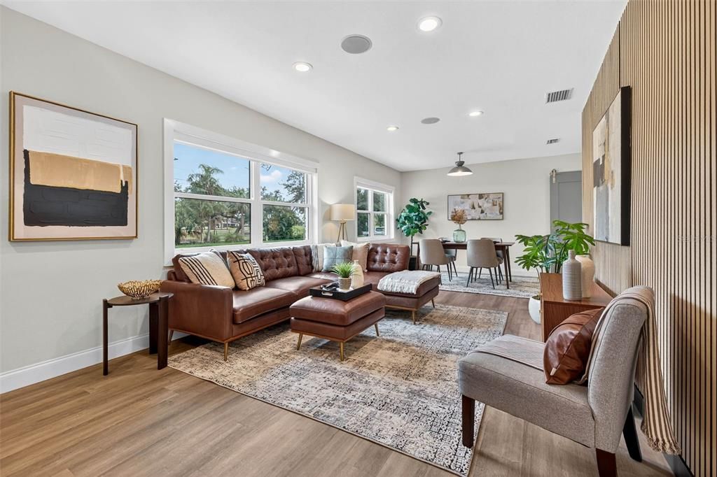 Под контрактом: $699,000 (3 спален, 2 ванн, 1450 Квадратных фут)