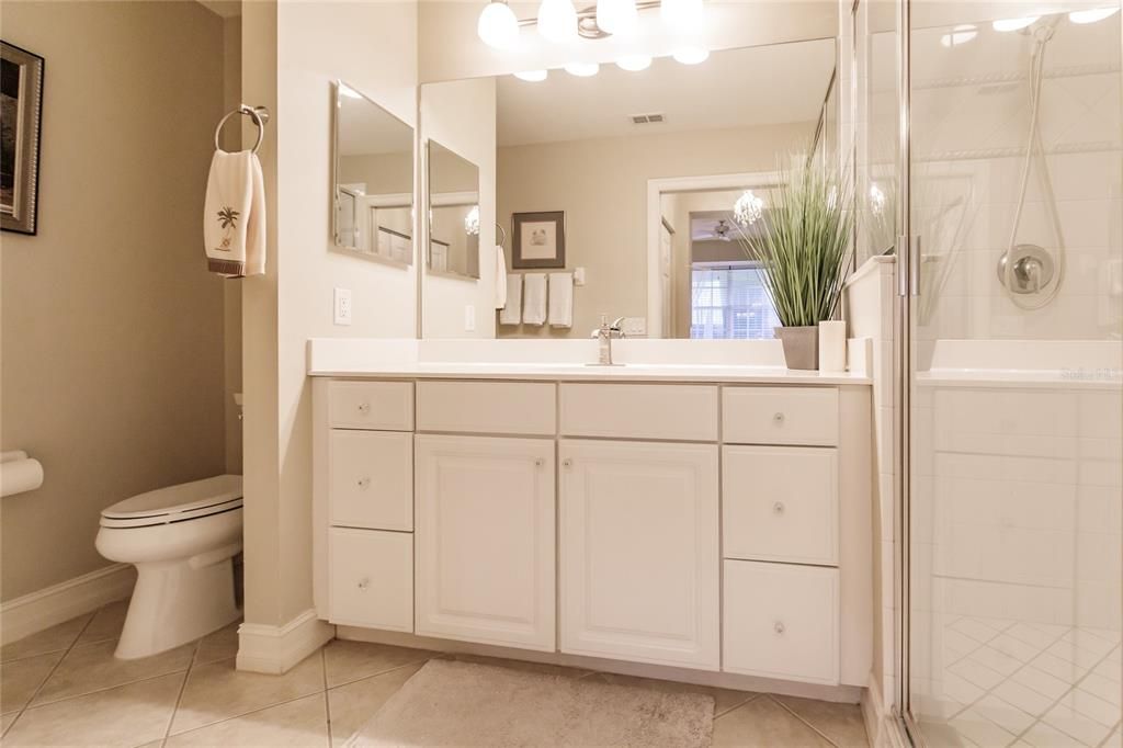 For Sale: $297,400 (2 beds, 2 baths, 1356 Square Feet)