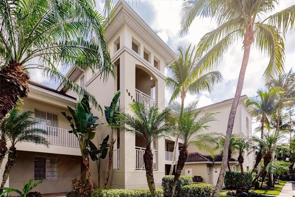 For Sale: $297,400 (2 beds, 2 baths, 1356 Square Feet)