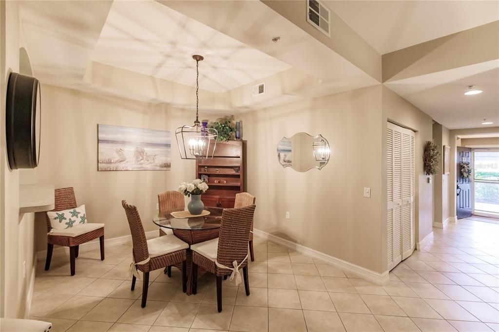 For Sale: $297,400 (2 beds, 2 baths, 1356 Square Feet)