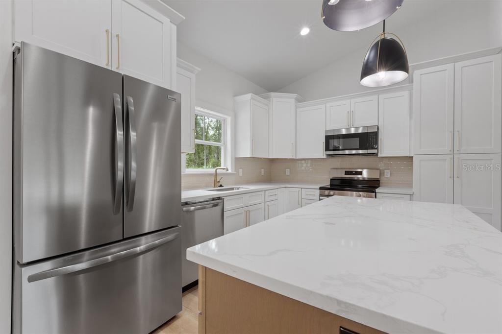 待售: $299,900 (3 贝兹, 2 浴室, 1550 平方英尺)