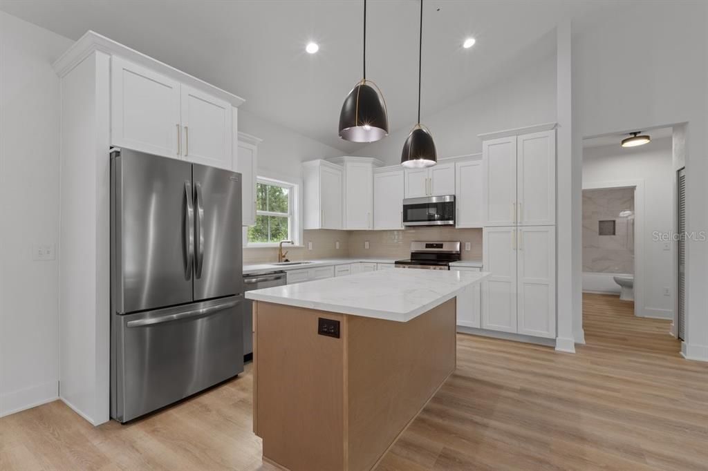 待售: $299,900 (3 贝兹, 2 浴室, 1550 平方英尺)