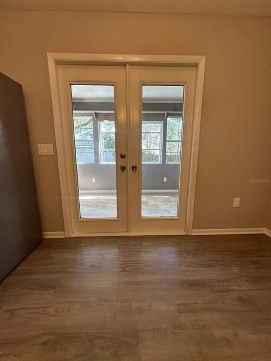 For Sale: $259,000 (4 beds, 2 baths, 1544 Square Feet)