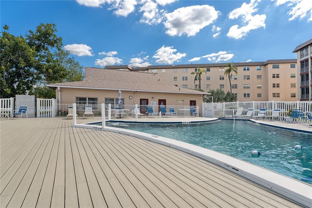 待售: $125,000 (2 贝兹, 1 浴室, 912 平方英尺)