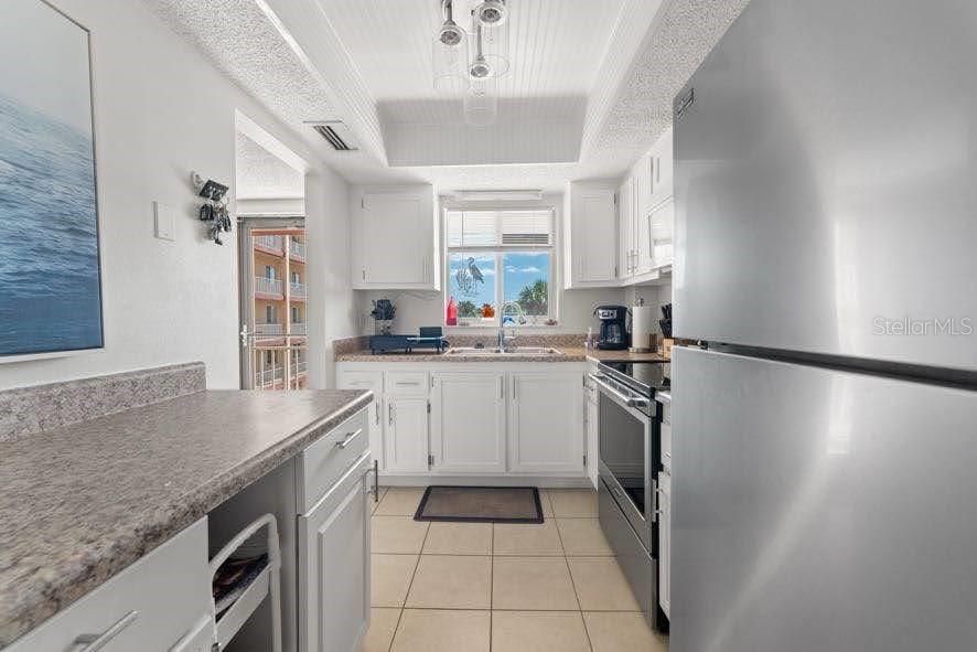 待售: $125,000 (2 贝兹, 1 浴室, 912 平方英尺)