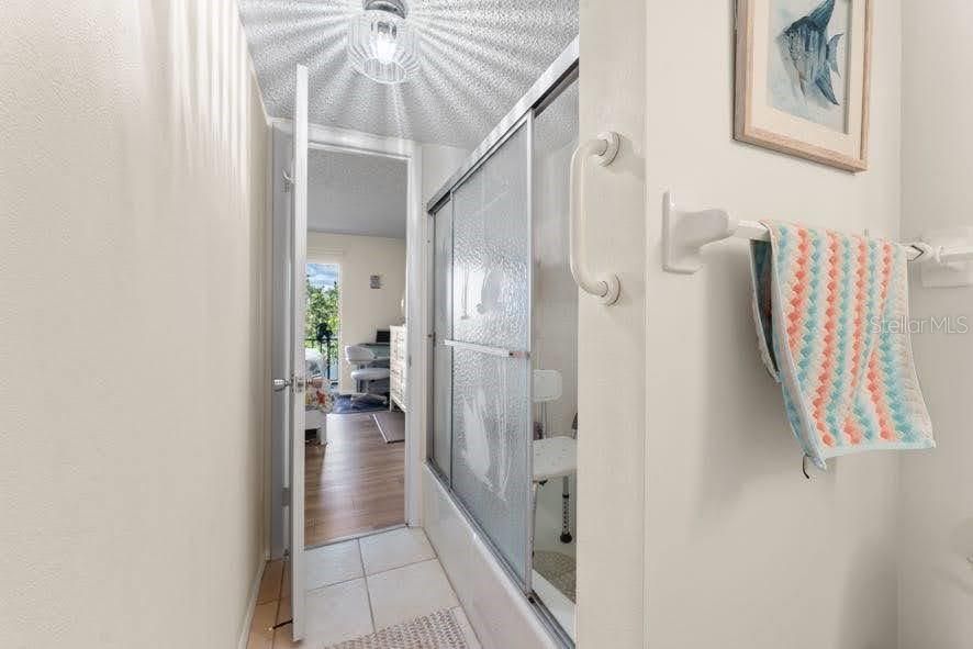 待售: $125,000 (2 贝兹, 1 浴室, 912 平方英尺)