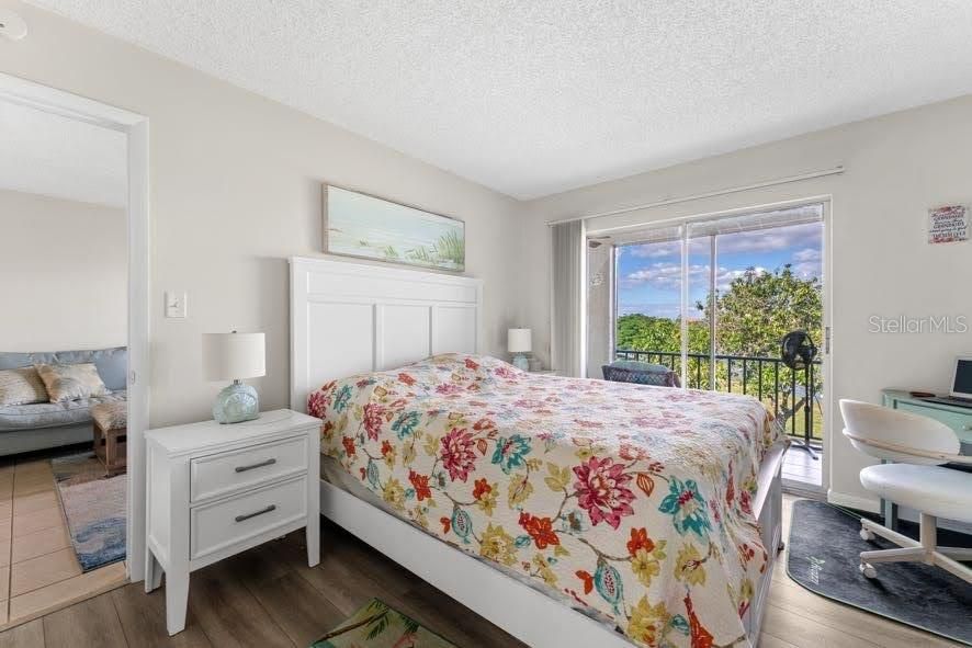 待售: $125,000 (2 贝兹, 1 浴室, 912 平方英尺)