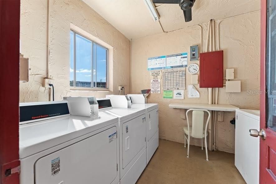 待售: $125,000 (2 贝兹, 1 浴室, 912 平方英尺)